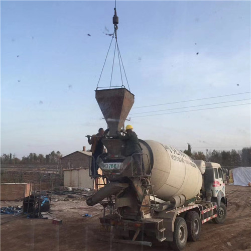 通道县“精准瞄准”—— 吊车的 “定位导航” 技术